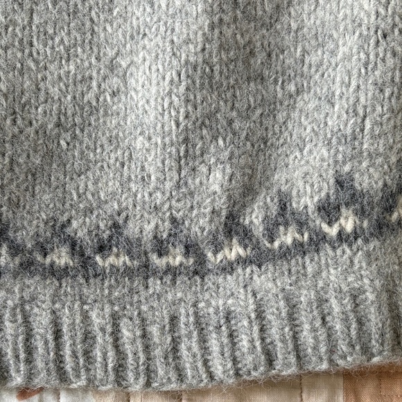 Handmade Icelandic wool sweater - Picture 3 of 8
